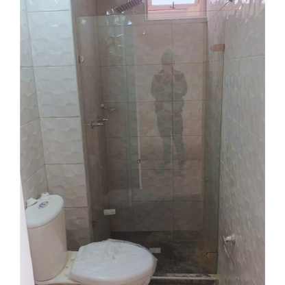 Divibaño batiente con accesorios negros